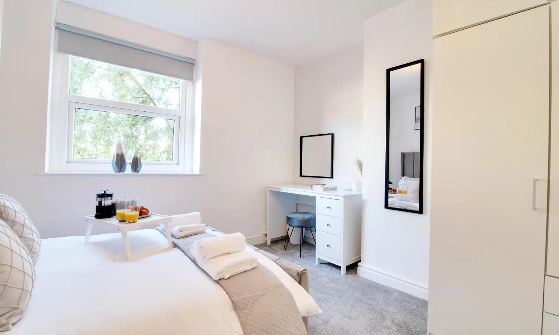 Modern Harrogate Centre Apartment