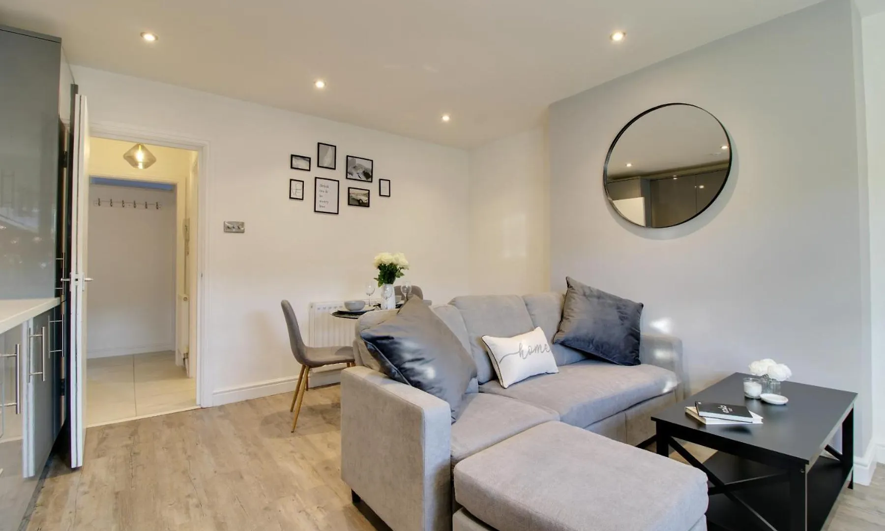 Modern Harrogate Centre Apartment