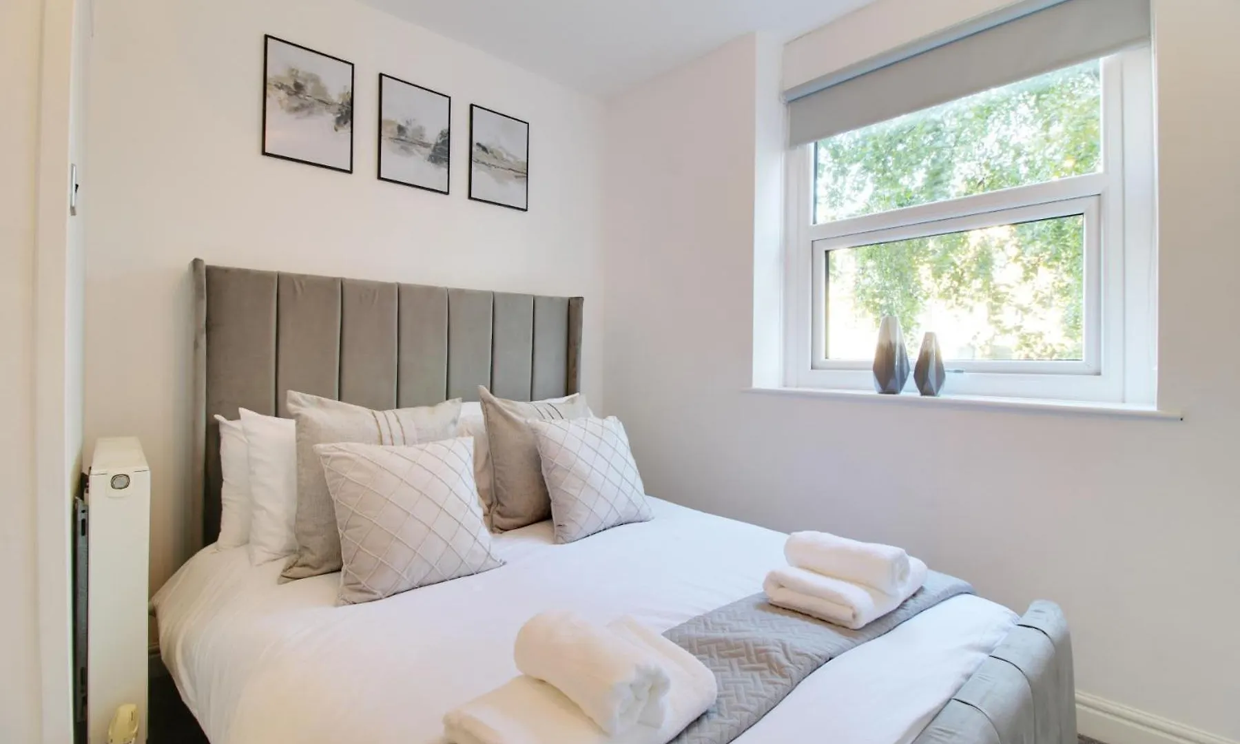 Modern Harrogate Centre Apartment
