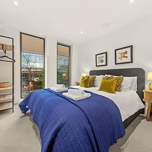  Apartment Atlas House Three
