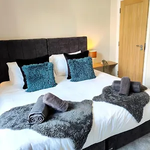 carvetii-anne-house-room-1-dbl-bed-ground-floor-en-suite.hotels-newcastle-upon-tyne.com/